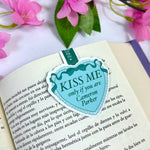 Marcapáginas magnético “Kiss me if you are Cameron Parker”