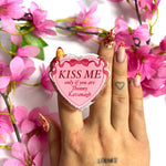Phone grip (Kiss me Johnny Kavanagh)