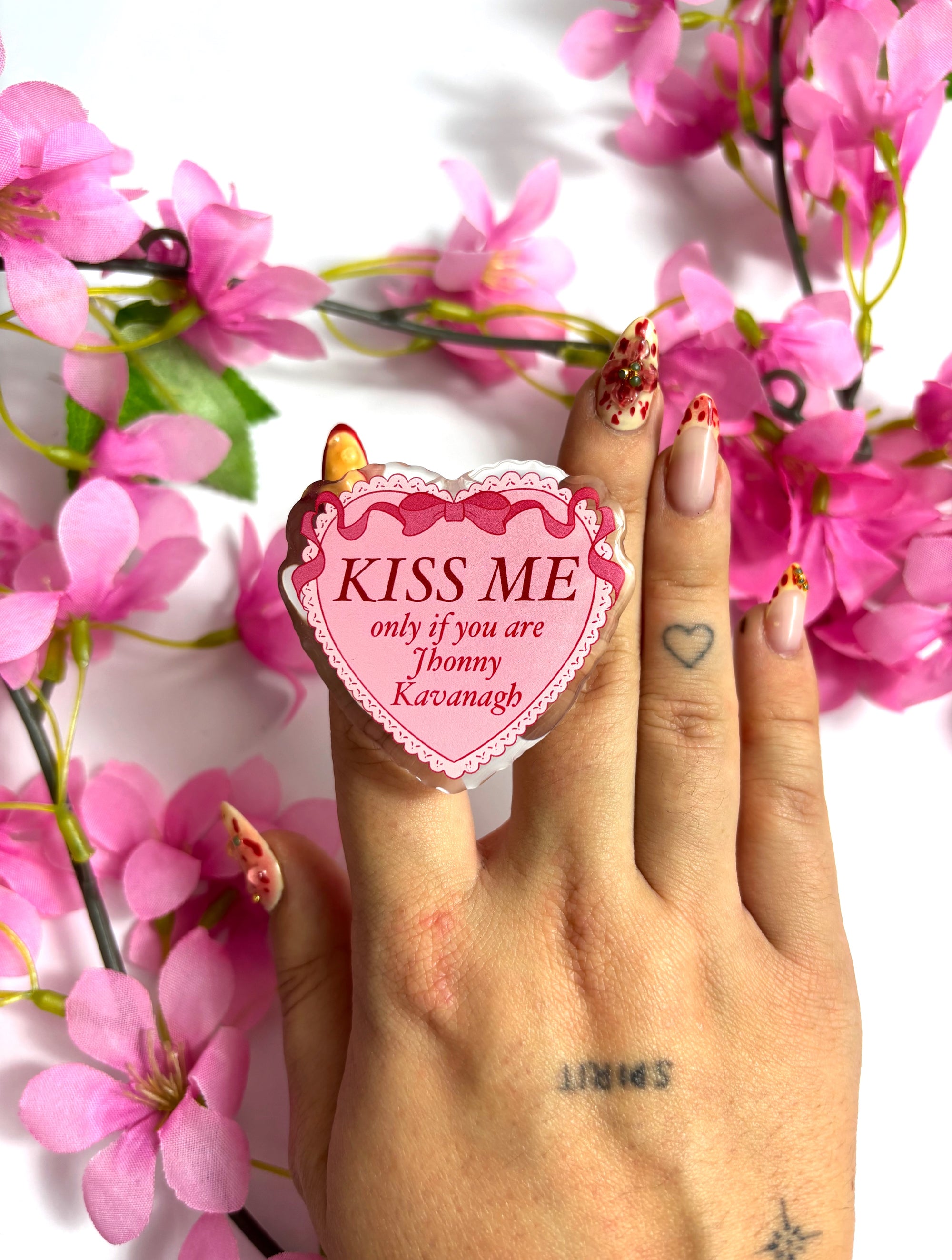 Phone grip (Kiss me Johnny Kavanagh)